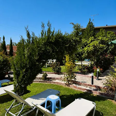 Giorgos Villa Lidia